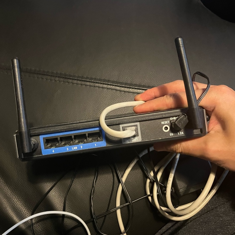 D-Link N300 DIR-615 Router - Picture 4 of 8